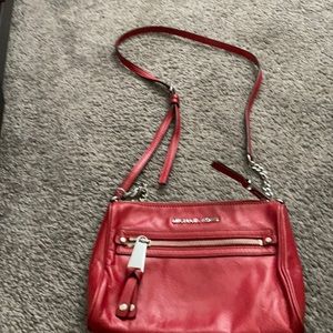 Gently used Michael Kors Crossbody.